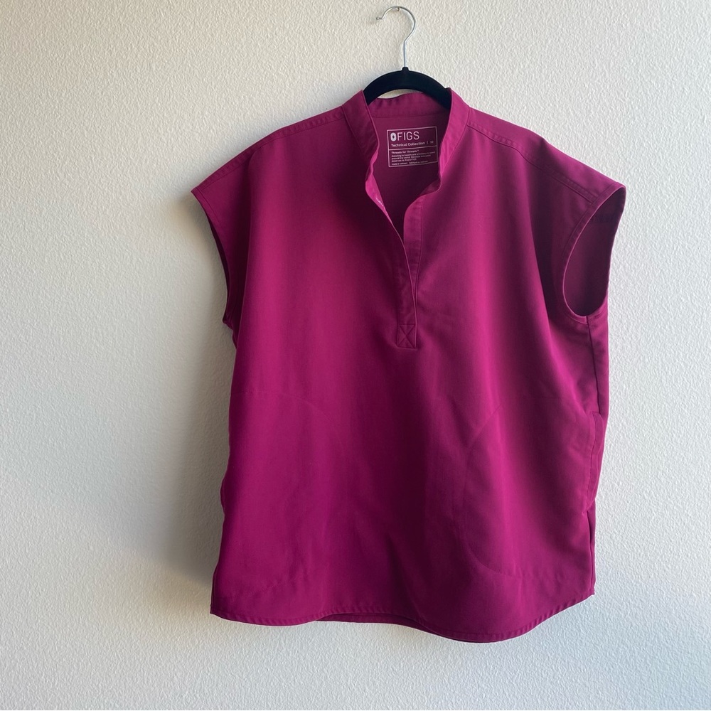 FIGS Rafaela Oversized Scrub Top in Dark Magenta (M) 🩷